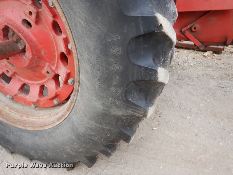 image for item DE2543 1974 International 966  tractor