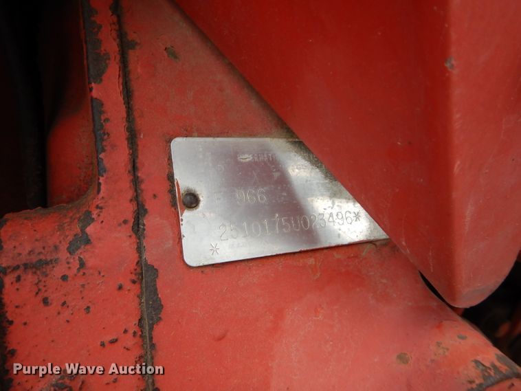 image for item DE2543 1974 International 966  tractor