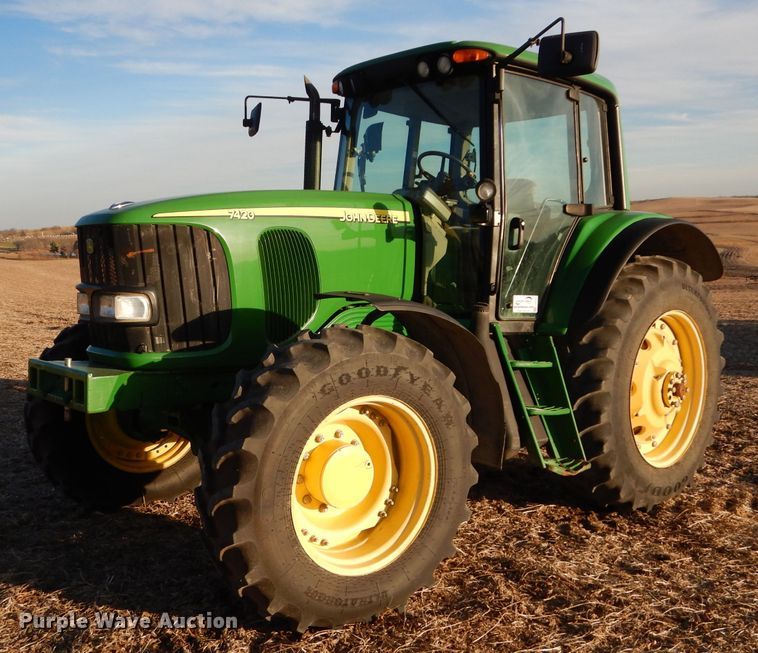 image for item DE2544 2006 John Deere 7420  MFWD tractor