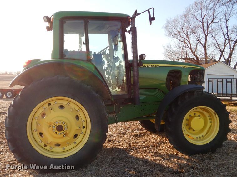 image for item DE2544 2006 John Deere 7420  MFWD tractor