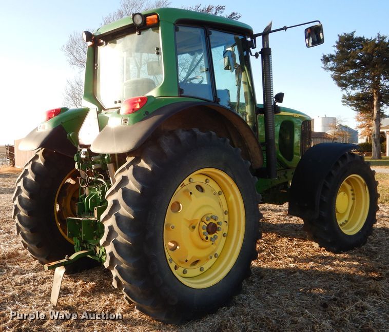 image for item DE2544 2006 John Deere 7420  MFWD tractor