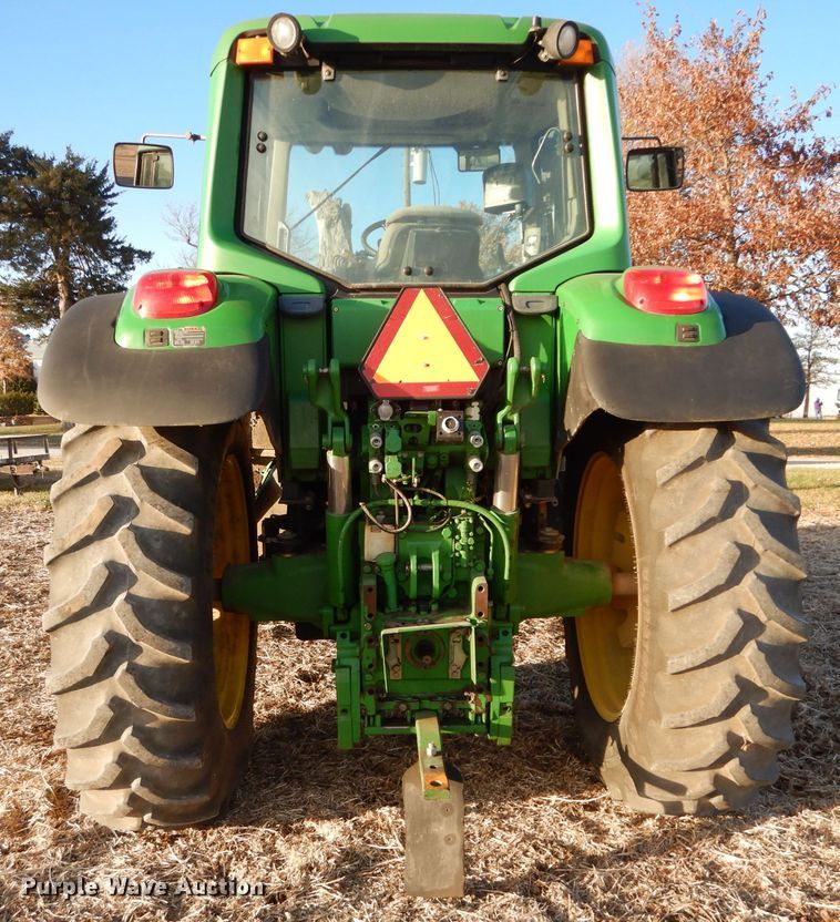 image for item DE2544 2006 John Deere 7420  MFWD tractor