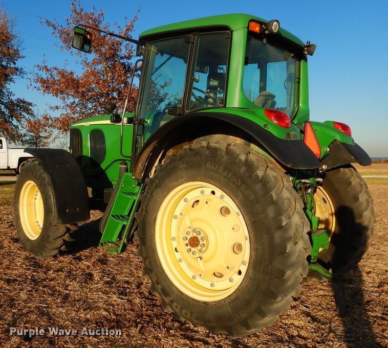 image for item DE2544 2006 John Deere 7420  MFWD tractor