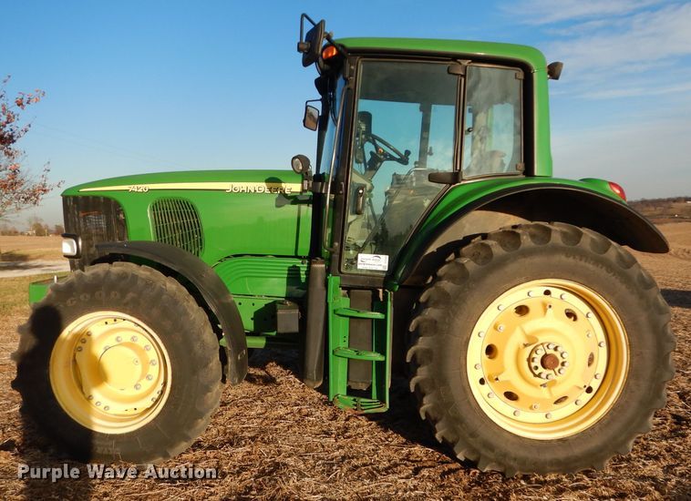 image for item DE2544 2006 John Deere 7420  MFWD tractor