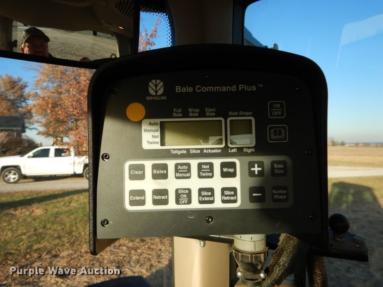 image for item DE2544 2006 John Deere 7420  MFWD tractor