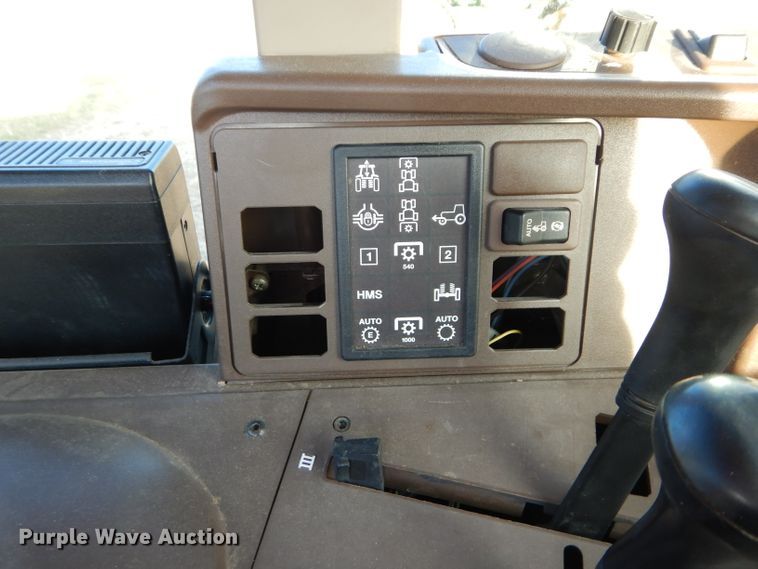 image for item DE2544 2006 John Deere 7420  MFWD tractor