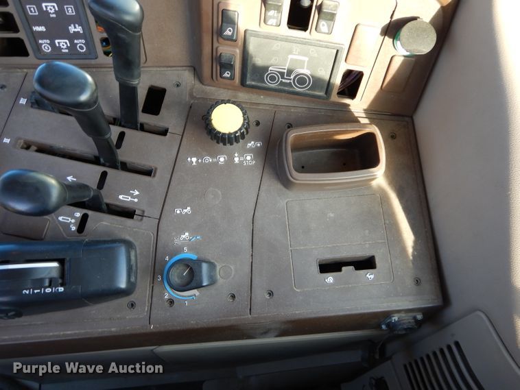 image for item DE2544 2006 John Deere 7420  MFWD tractor