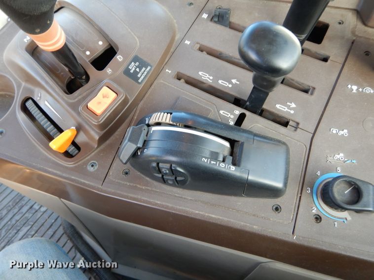 image for item DE2544 2006 John Deere 7420  MFWD tractor