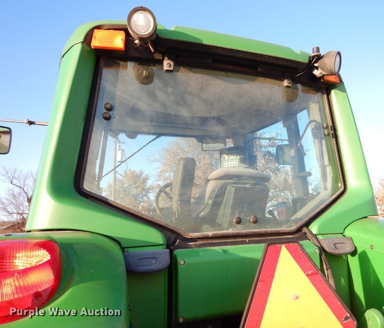 image for item DE2544 2006 John Deere 7420  MFWD tractor