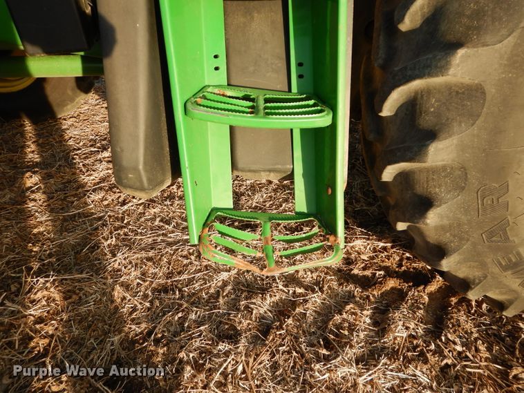 image for item DE2544 2006 John Deere 7420  MFWD tractor