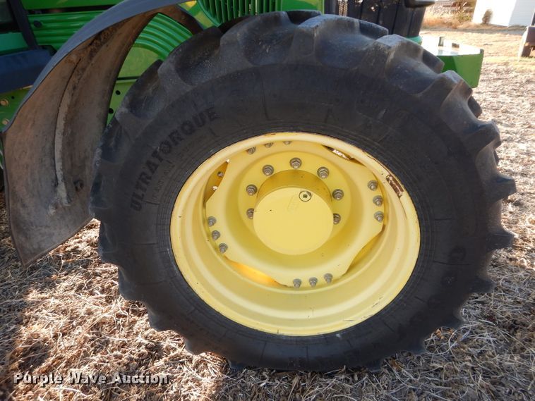 image for item DE2544 2006 John Deere 7420  MFWD tractor