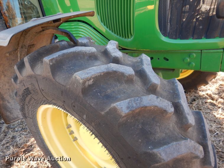 image for item DE2544 2006 John Deere 7420  MFWD tractor