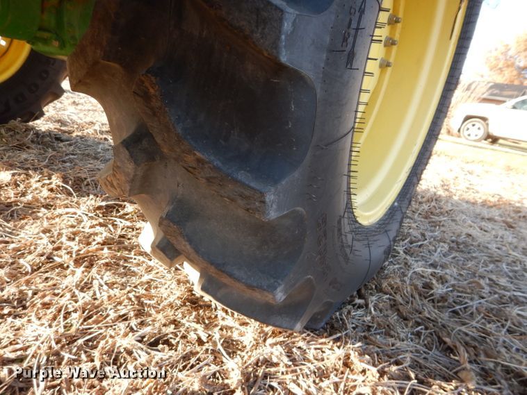 image for item DE2544 2006 John Deere 7420  MFWD tractor