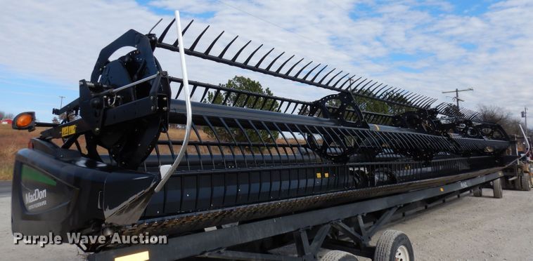 image for item DE2545 2015 MacDon FD75D flex draper head