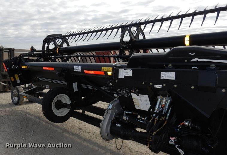 image for item DE2545 2015 MacDon FD75D flex draper head