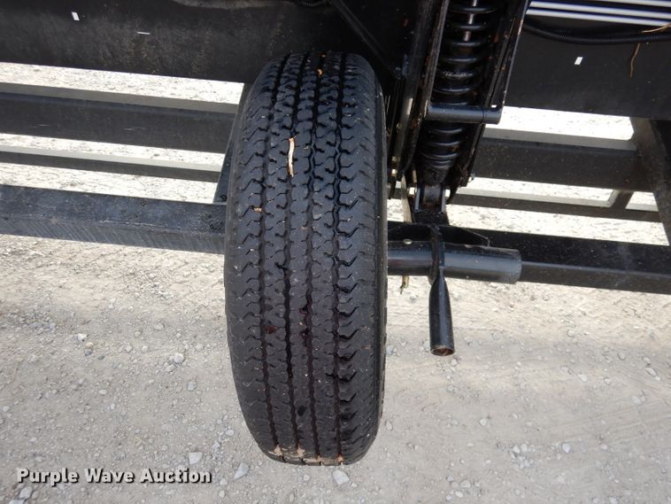 image for item DE2545 2015 MacDon FD75D flex draper head