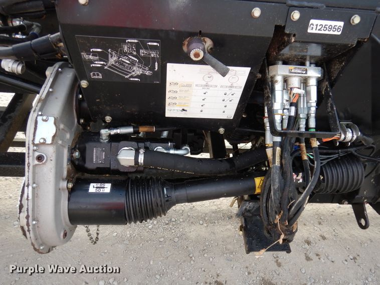 image for item DE2545 2015 MacDon FD75D flex draper head