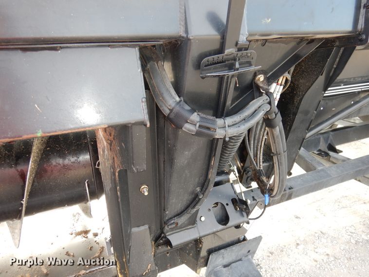 image for item DE2545 2015 MacDon FD75D flex draper head