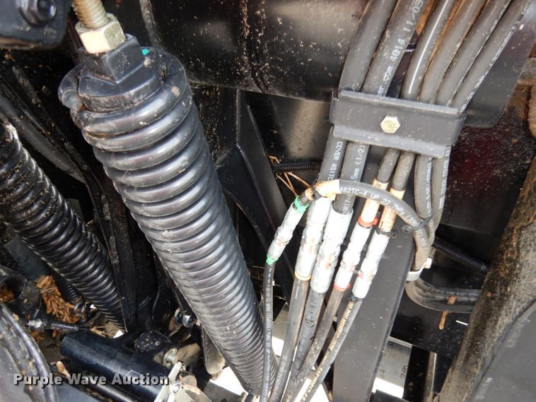 image for item DE2545 2015 MacDon FD75D flex draper head