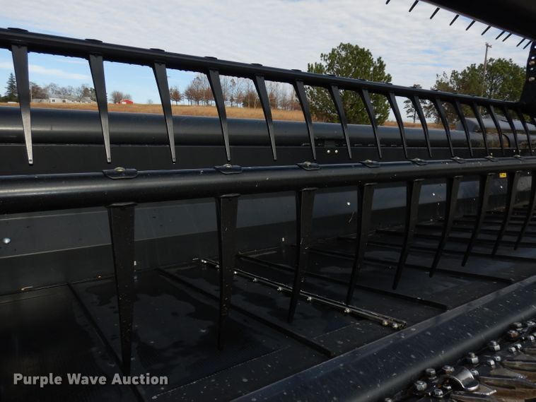 image for item DE2545 2015 MacDon FD75D flex draper head