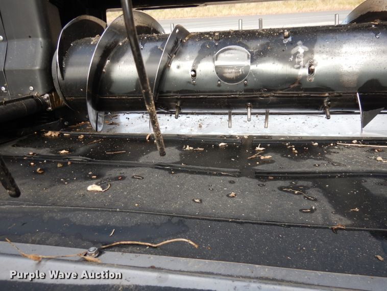 image for item DE2545 2015 MacDon FD75D flex draper head