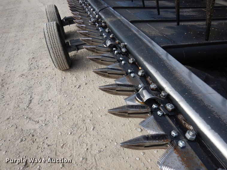 image for item DE2545 2015 MacDon FD75D flex draper head