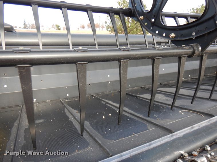 image for item DE2545 2015 MacDon FD75D flex draper head