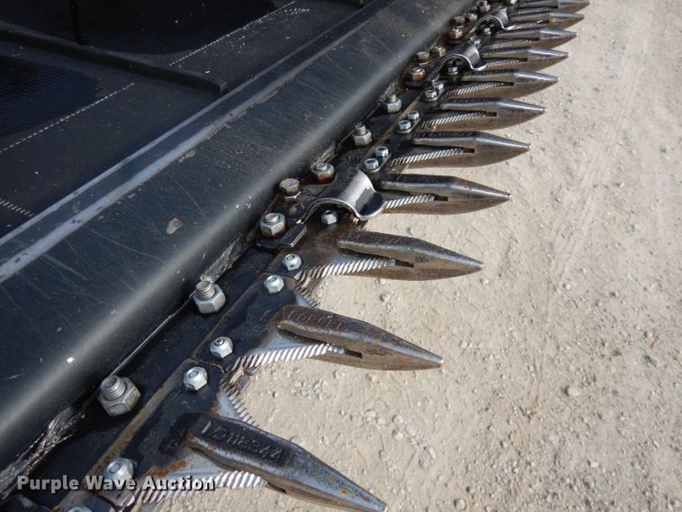 image for item DE2545 2015 MacDon FD75D flex draper head