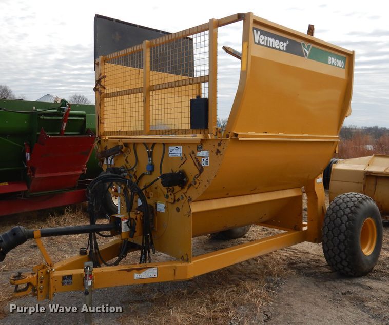 image for item DE2550 2008 Vermeer BP8000 bale processor