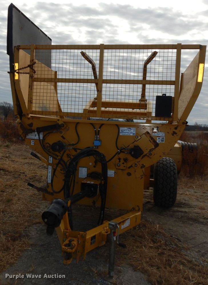 image for item DE2550 2008 Vermeer BP8000 bale processor