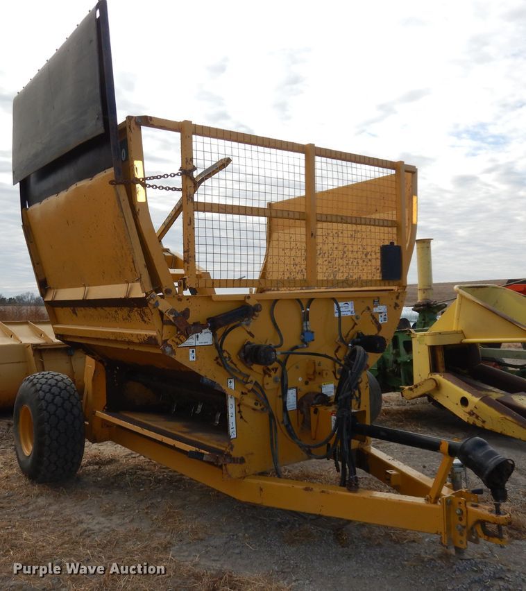 image for item DE2550 2008 Vermeer BP8000 bale processor