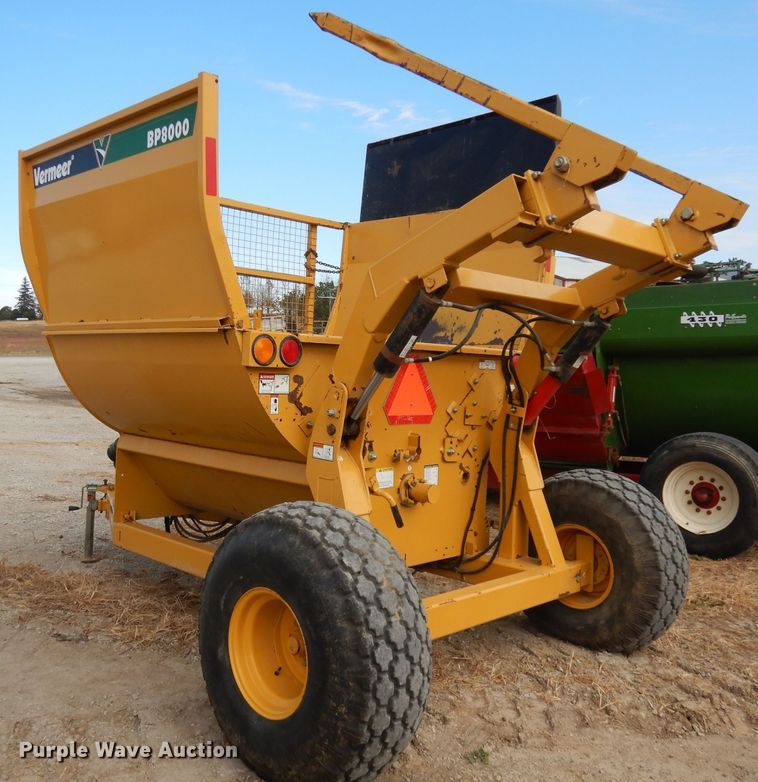 image for item DE2550 2008 Vermeer BP8000 bale processor