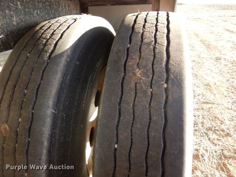 image for item DE2552 2005 Timpte Super Hopper double hopper bottom grain trailer