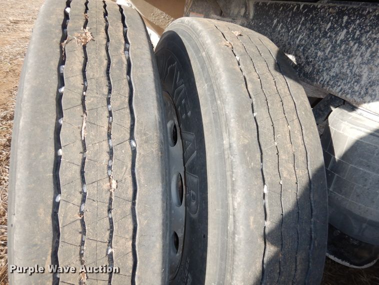 image for item DE2552 2005 Timpte Super Hopper double hopper bottom grain trailer