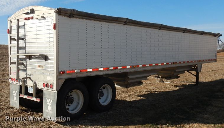 image for item DE2554 2007 Wilson DWM500 double hopper bottom grain trailer
