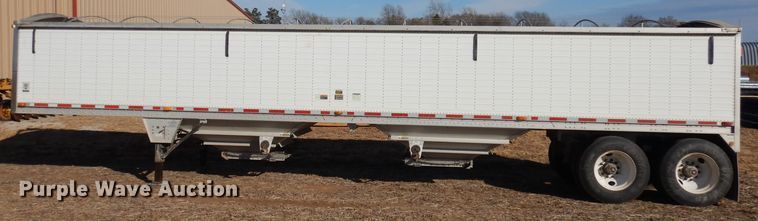 image for item DE2554 2007 Wilson DWM500 double hopper bottom grain trailer