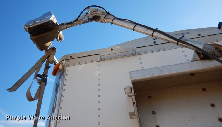 image for item DE2554 2007 Wilson DWM500 double hopper bottom grain trailer