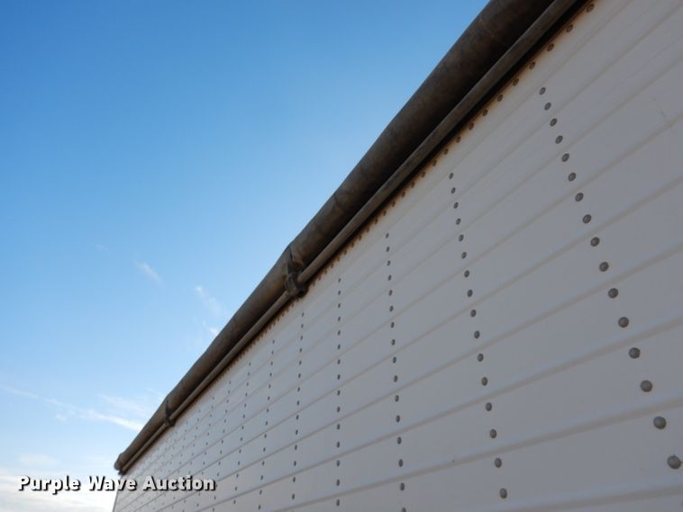 image for item DE2554 2007 Wilson DWM500 double hopper bottom grain trailer