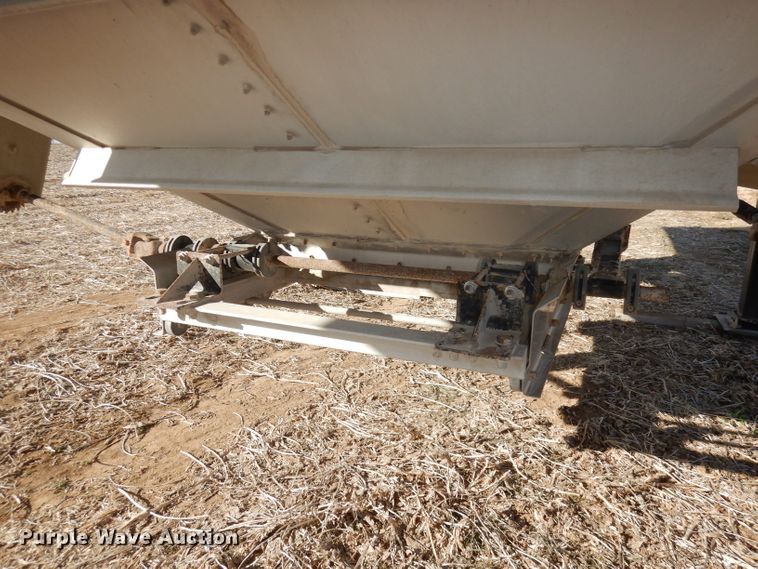 image for item DE2554 2007 Wilson DWM500 double hopper bottom grain trailer