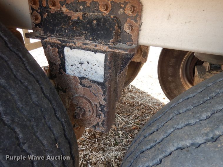 image for item DE2554 2007 Wilson DWM500 double hopper bottom grain trailer