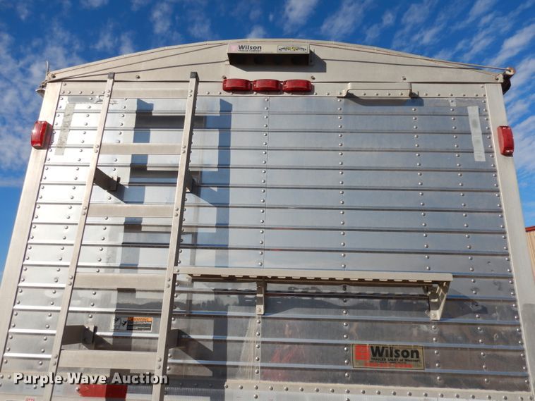 image for item DE2554 2007 Wilson DWM500 double hopper bottom grain trailer