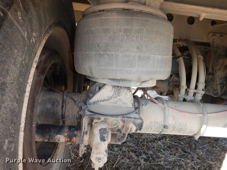 image for item DE2554 2007 Wilson DWM500 double hopper bottom grain trailer