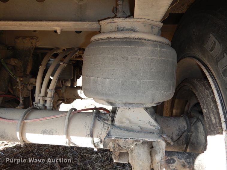 image for item DE2554 2007 Wilson DWM500 double hopper bottom grain trailer