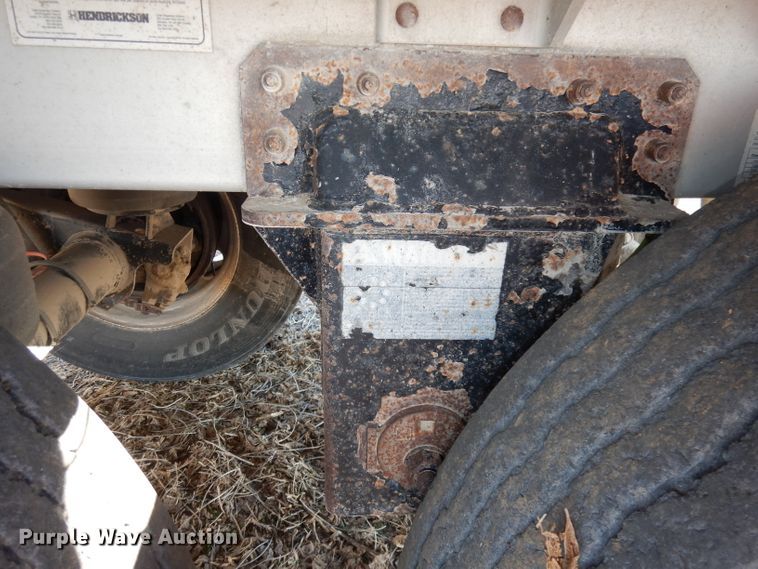 image for item DE2554 2007 Wilson DWM500 double hopper bottom grain trailer