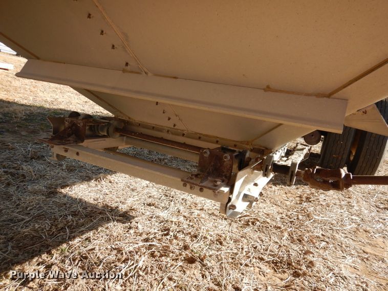 image for item DE2554 2007 Wilson DWM500 double hopper bottom grain trailer