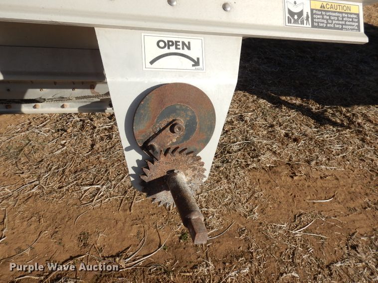 image for item DE2554 2007 Wilson DWM500 double hopper bottom grain trailer