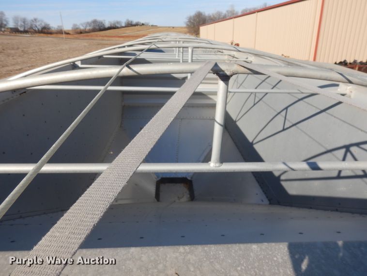 image for item DE2554 2007 Wilson DWM500 double hopper bottom grain trailer