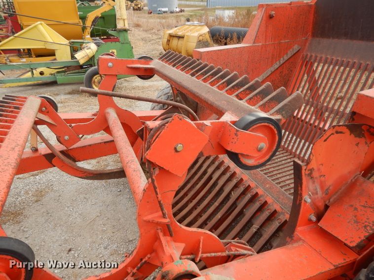 image for item DE2562 Highline XL6084 rock picker