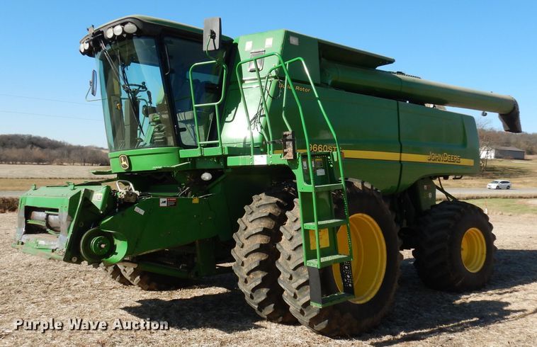 image for item DE2566 2006 John Deere 9660 STS  RWA combine
