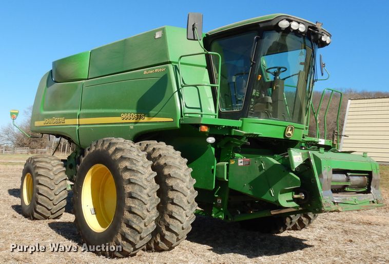 image for item DE2566 2006 John Deere 9660 STS  RWA combine